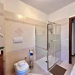 Appia House Semesterbostad *